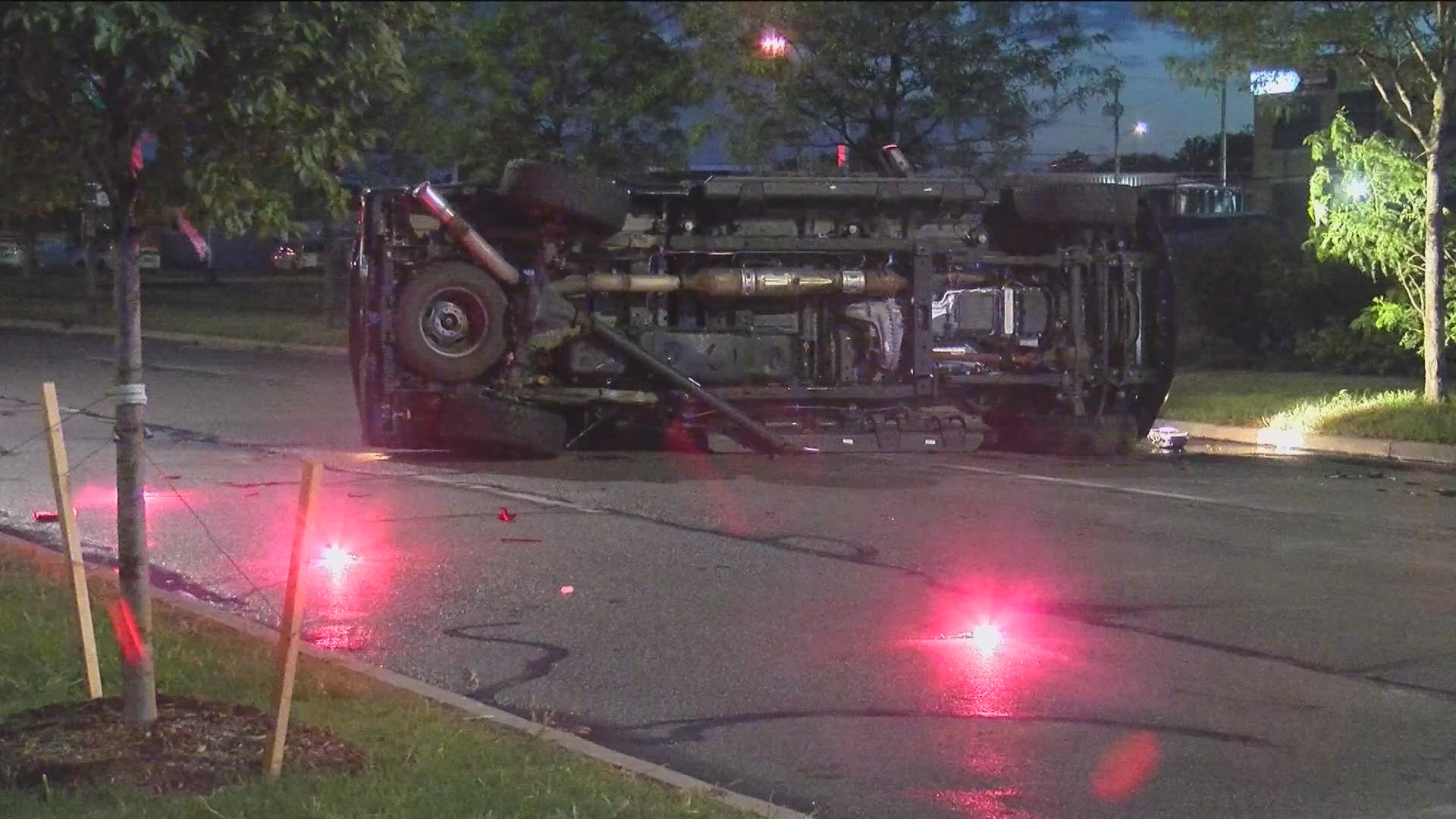 Rollover crash in Toledo leaves no serious injuries | wtol.com