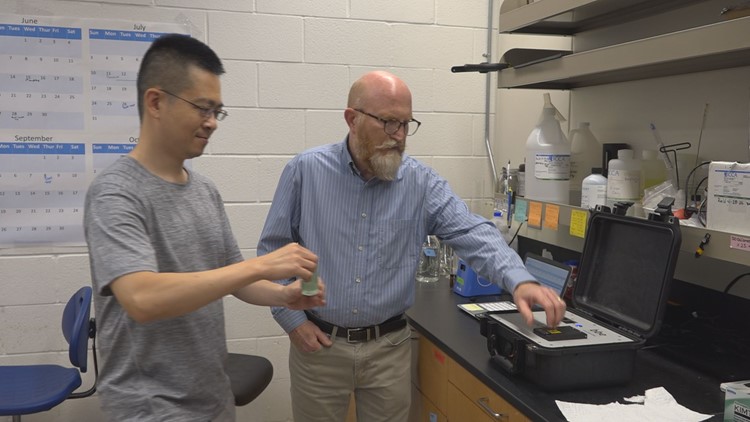 University of Toledo researchers first in US to use German system for monitoring algal blooms