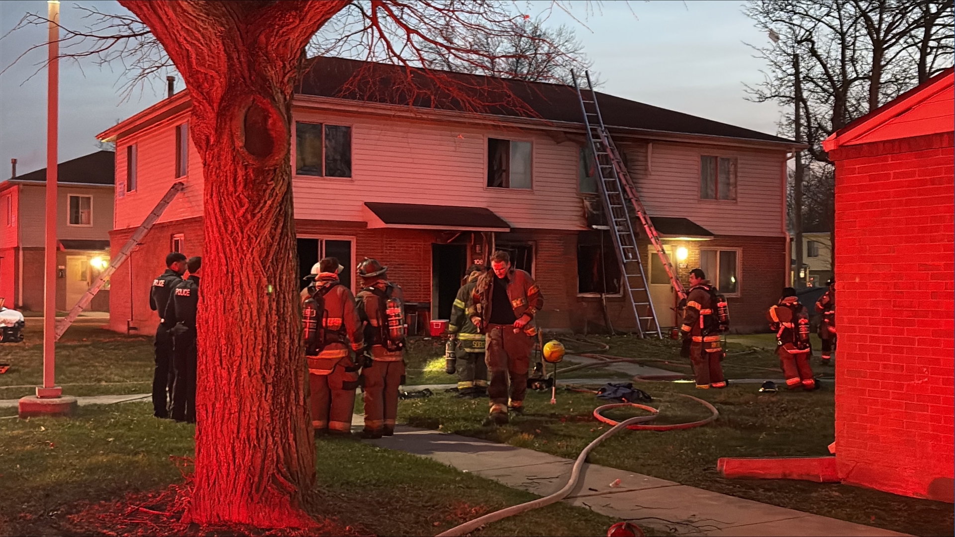 Ten people left without homes after fire at east Toledo apartments ...