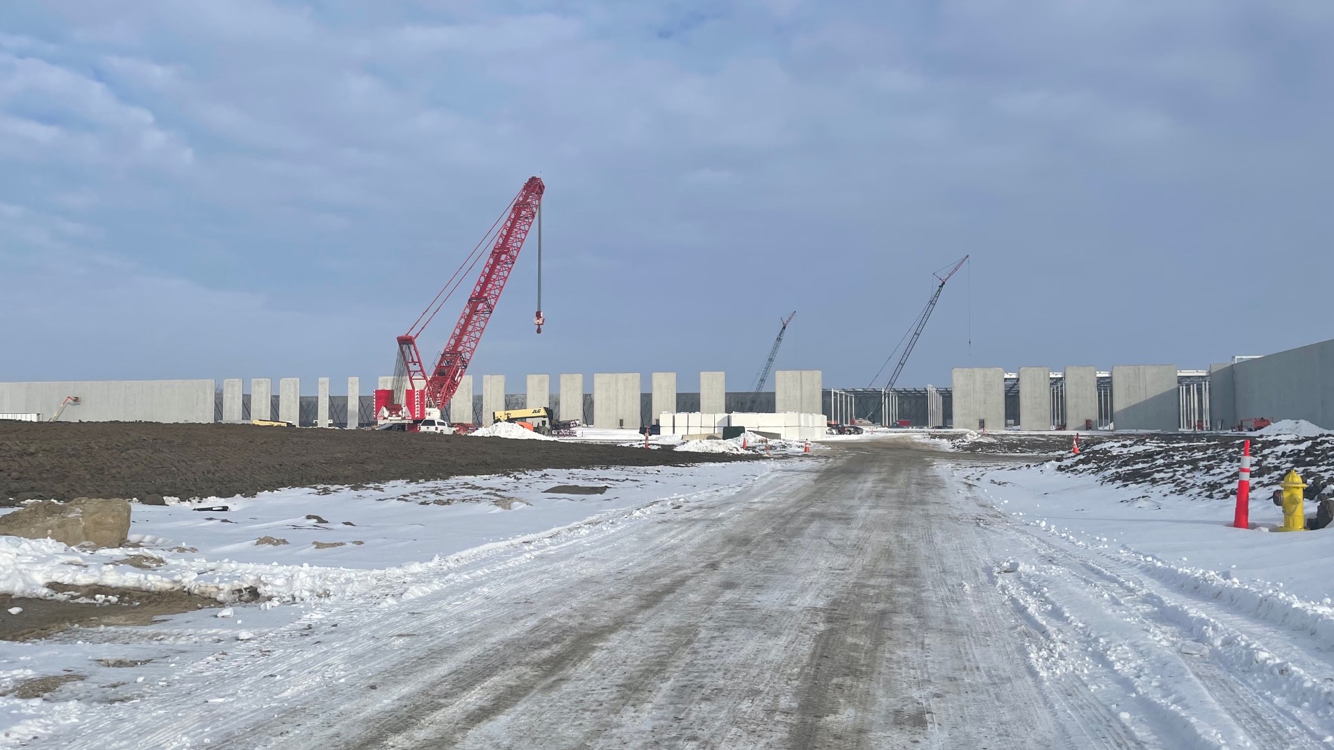 Peloton pulls plug on Ohio factory; CEO stepping down