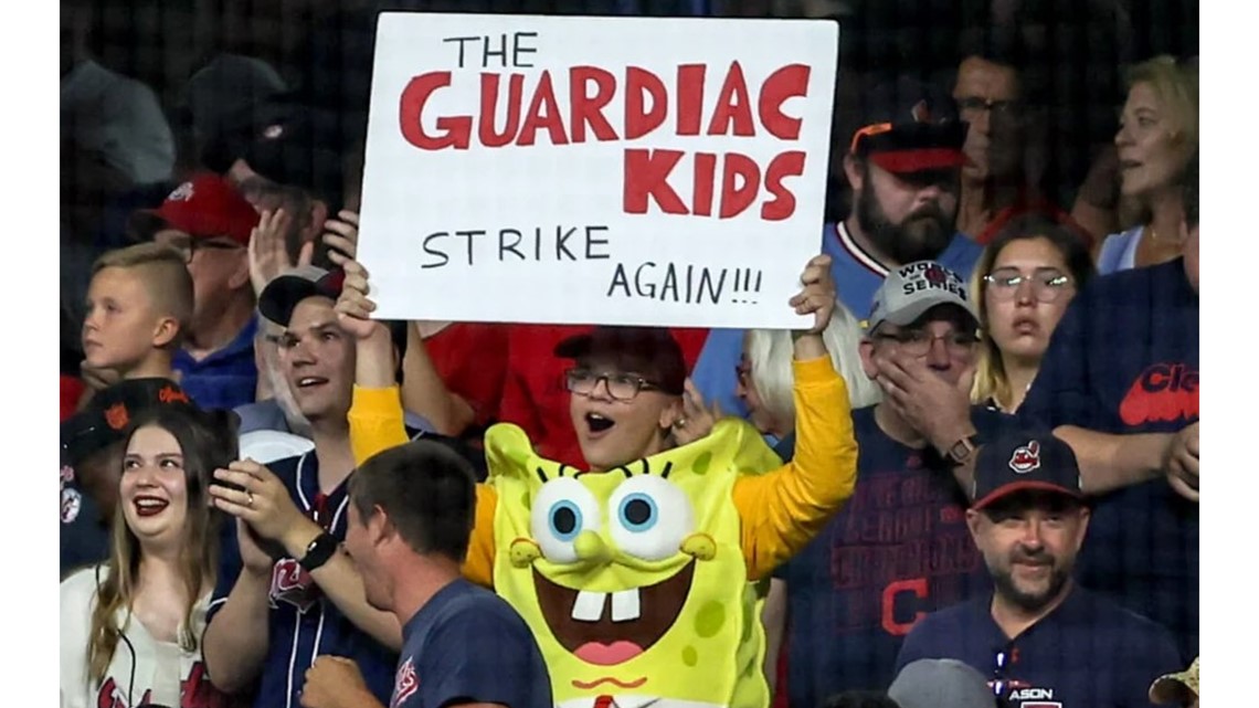 BGSU student goes viral after wearing Spongebob costume at Cleveland  Guardians games 