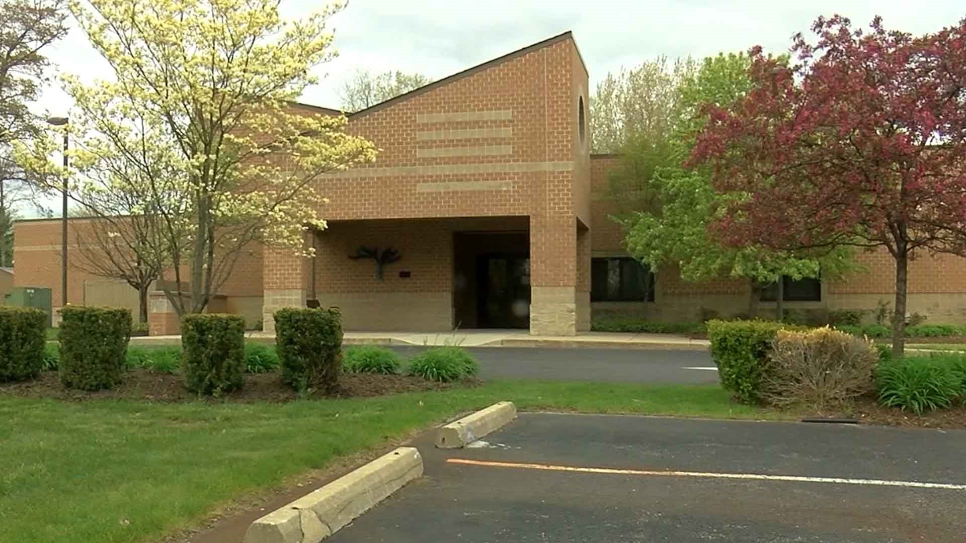 The Jewish Federation of Toledo says the bomb threat happened during morning Shabbat services at Congregation B'nai Israel. The YMCA/JCC building was also evacuated.