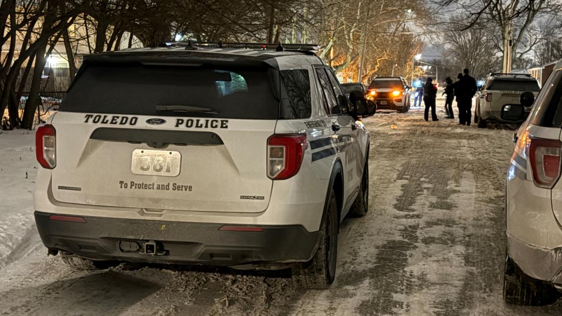 18-year-old shot in lip, arm in east Toledo