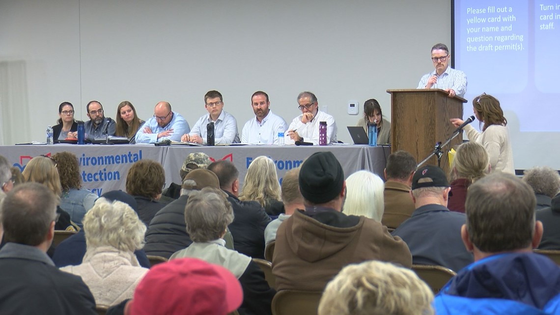 Fostoria community weighs in on Sunny Farms Landfill expansion - Vimarsana News