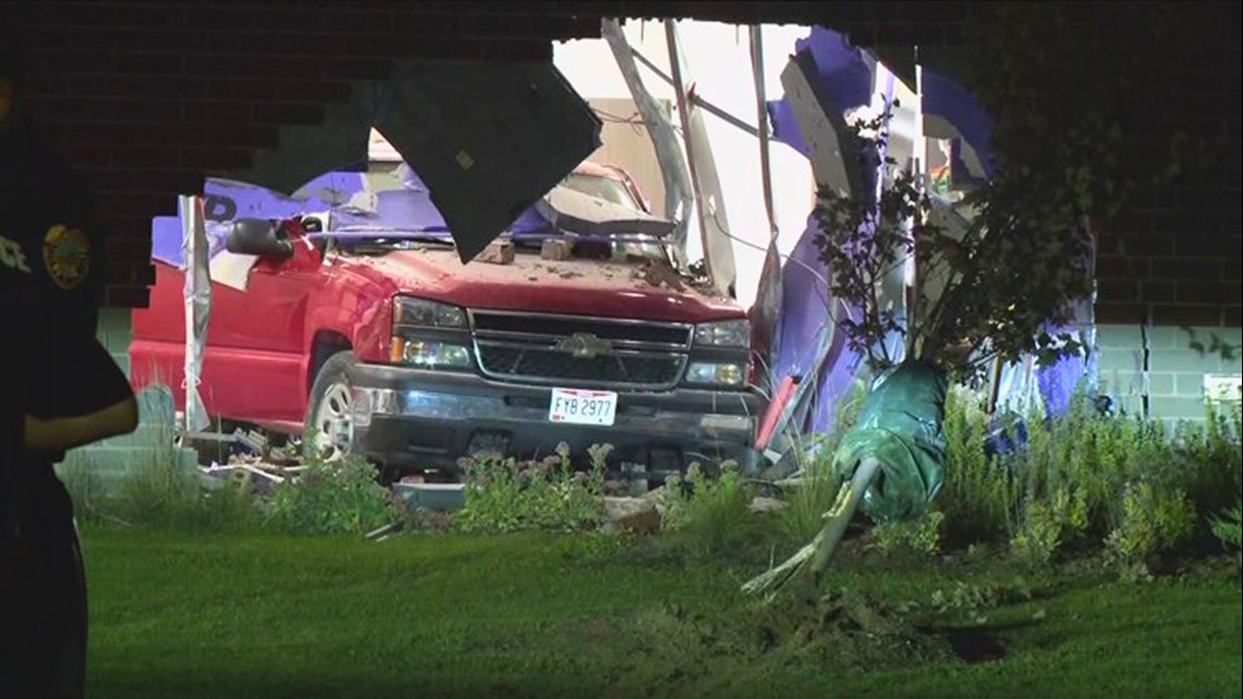 Truck crashes into school building fleeing police pursuit - Vimarsana News