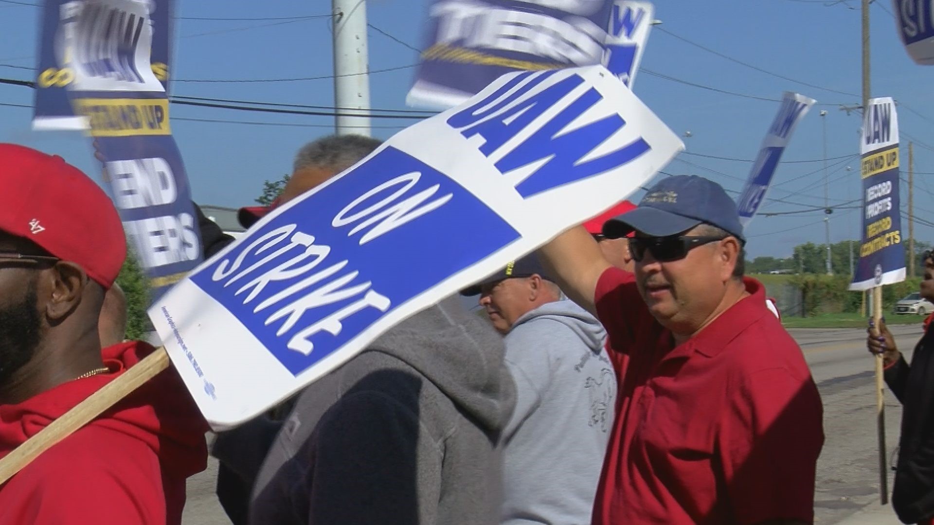 Anxious to get involved in the strike, some UAW members decided to not wait until their union hall was picked and have joined Local 12 on their own time.