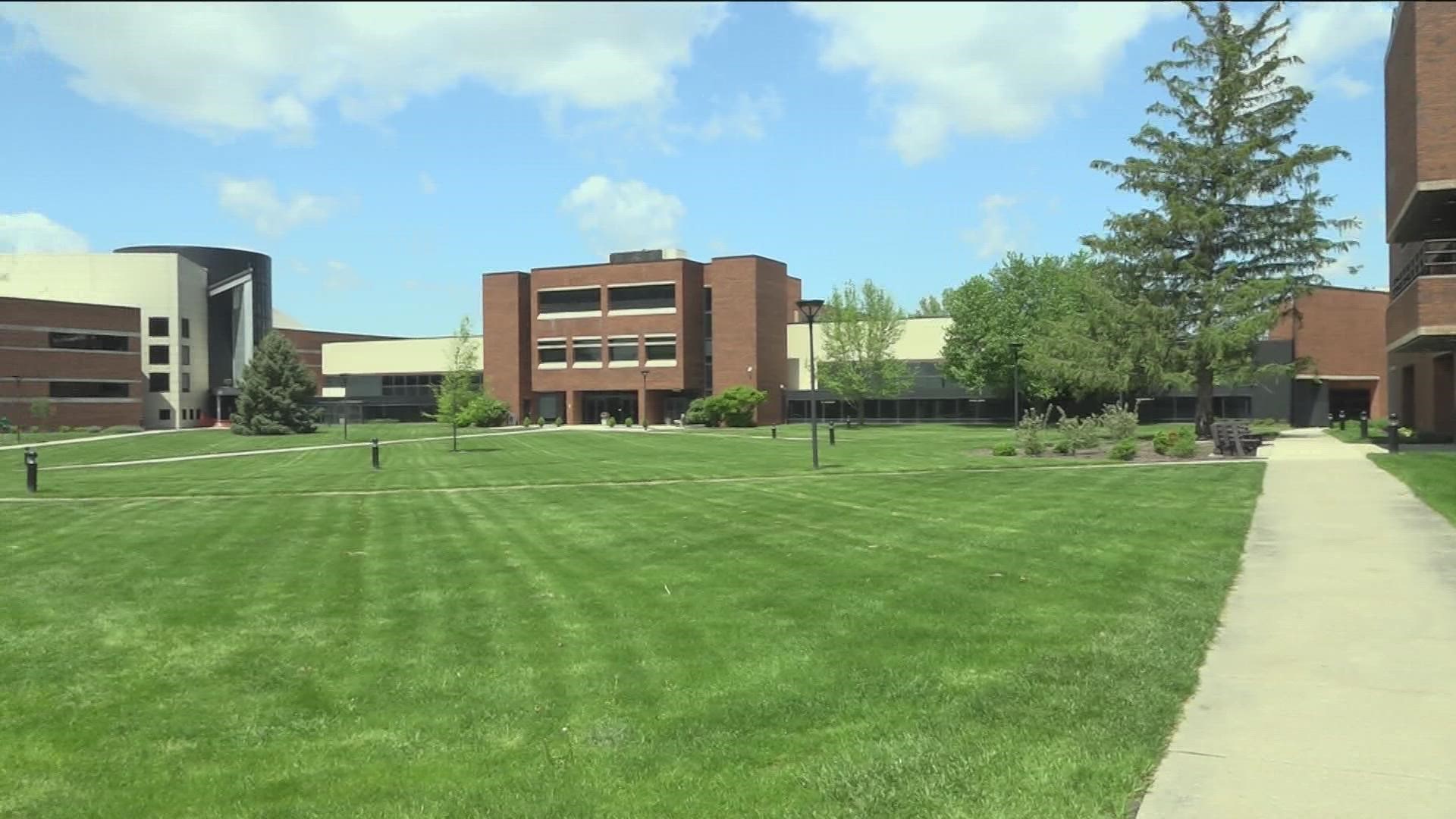 The proposed $6.6 million project would install a 1.7 megawatt solar array on campus.