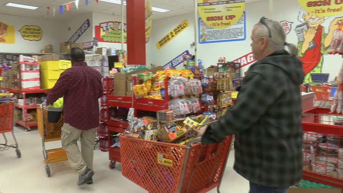 Toledo union shopping trip supports local kids in need - Vimarsana News