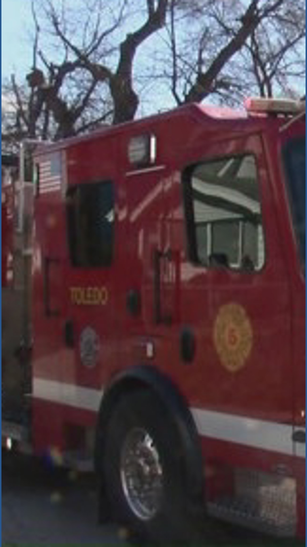 Toledo Fire tackles Curtis Street house fire, 2 people escape unharmed ...