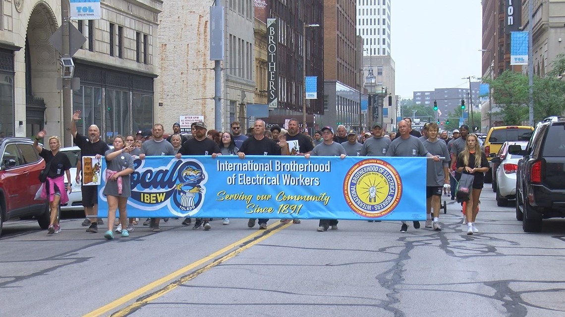 Ohio politicians at Labor Day Parade ahead of November elections - Vimarsana News