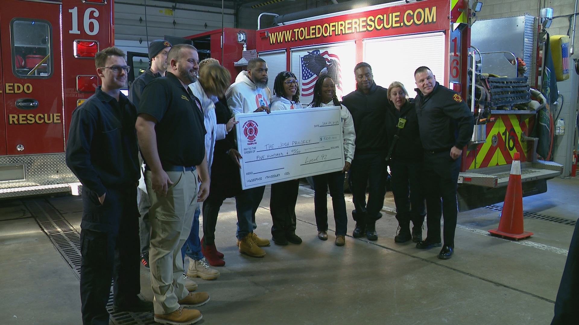 Toledo firefighters union donates to swimming safety organization ...