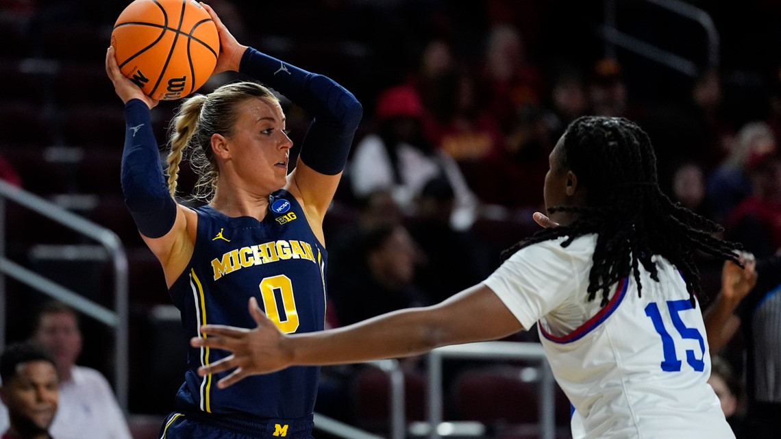 Michigan women have travel woes after March Madness loss | wtol.com