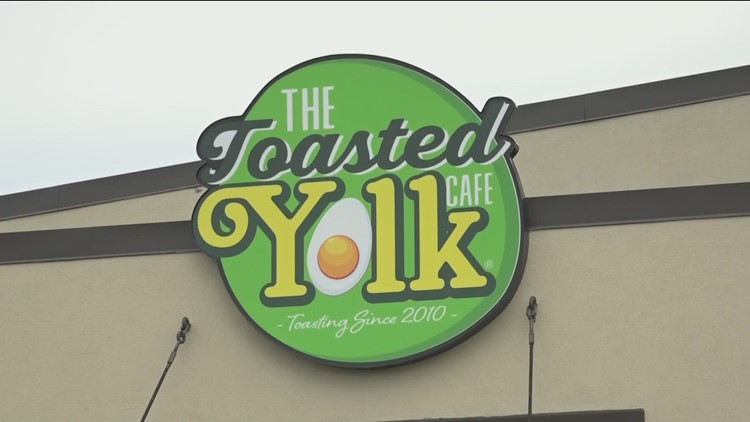 GO 419: Recently-opened Toasted Yolk Café serving patrons in Findlay