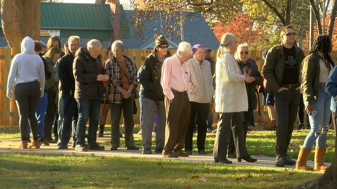 Lucas County voters greeted with long lines at polls Sunday