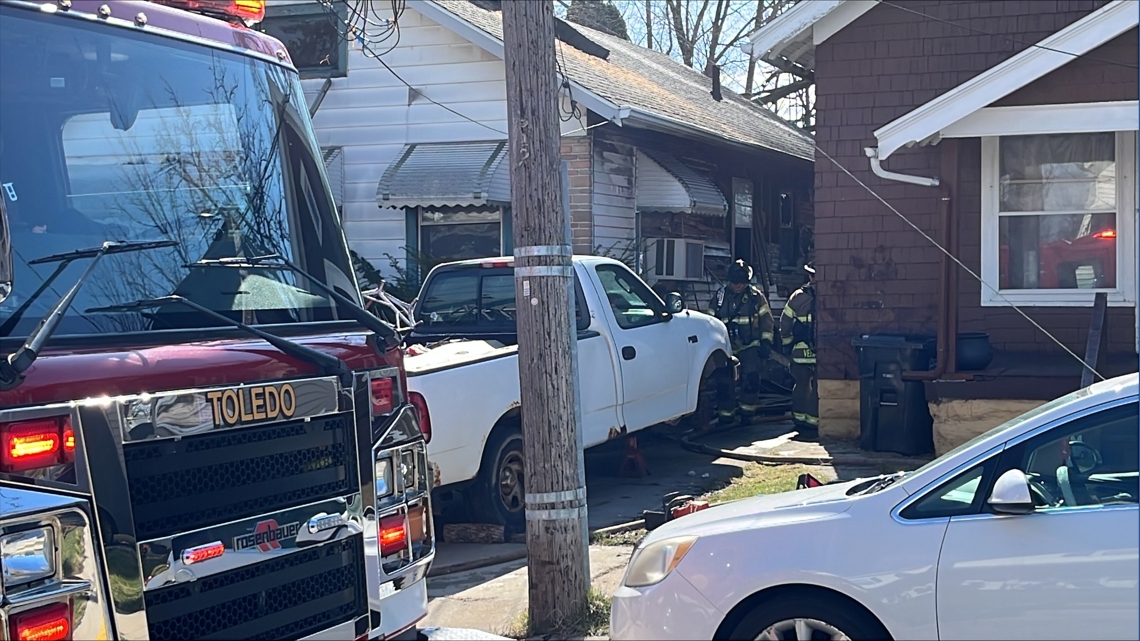 Two people escape south Toledo house fire unharmed, TFRD says | wtol.com