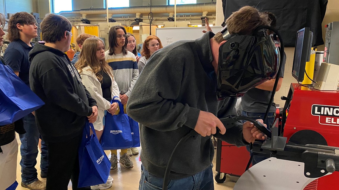 Manufacturing week brings Hancock County eighth-graders careers - Vimarsana News