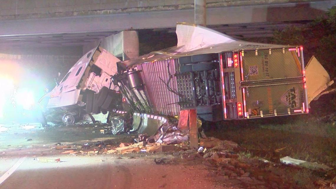 Overturned semi closes all lanes of I475 WB between Talmadge Road and