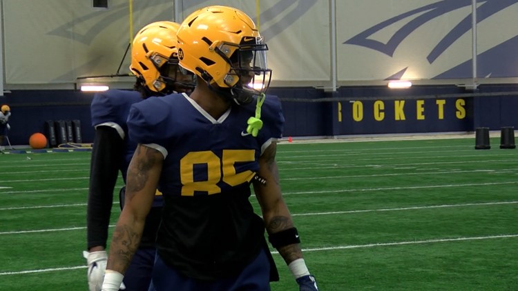 Toledo football player not letting disability slow him down on the field