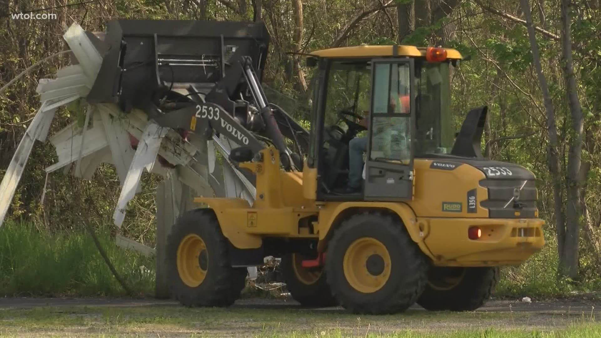 Kimberly Elizondo, who has lived there most of her life, says the trash was affecting the quality of life for families and children in the neighborhood.