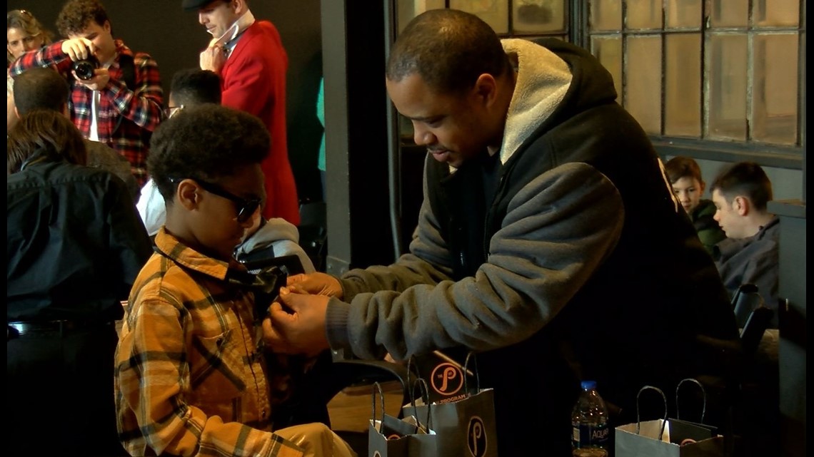 What is the group in Toledo that teaches boys to tie ties? - Vimarsana News
