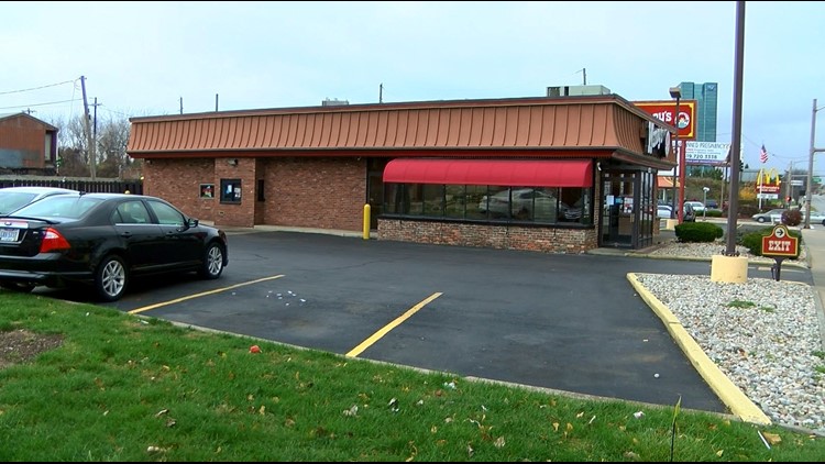 Local Wendy's restaurant voluntarily shuts down | wtol.com