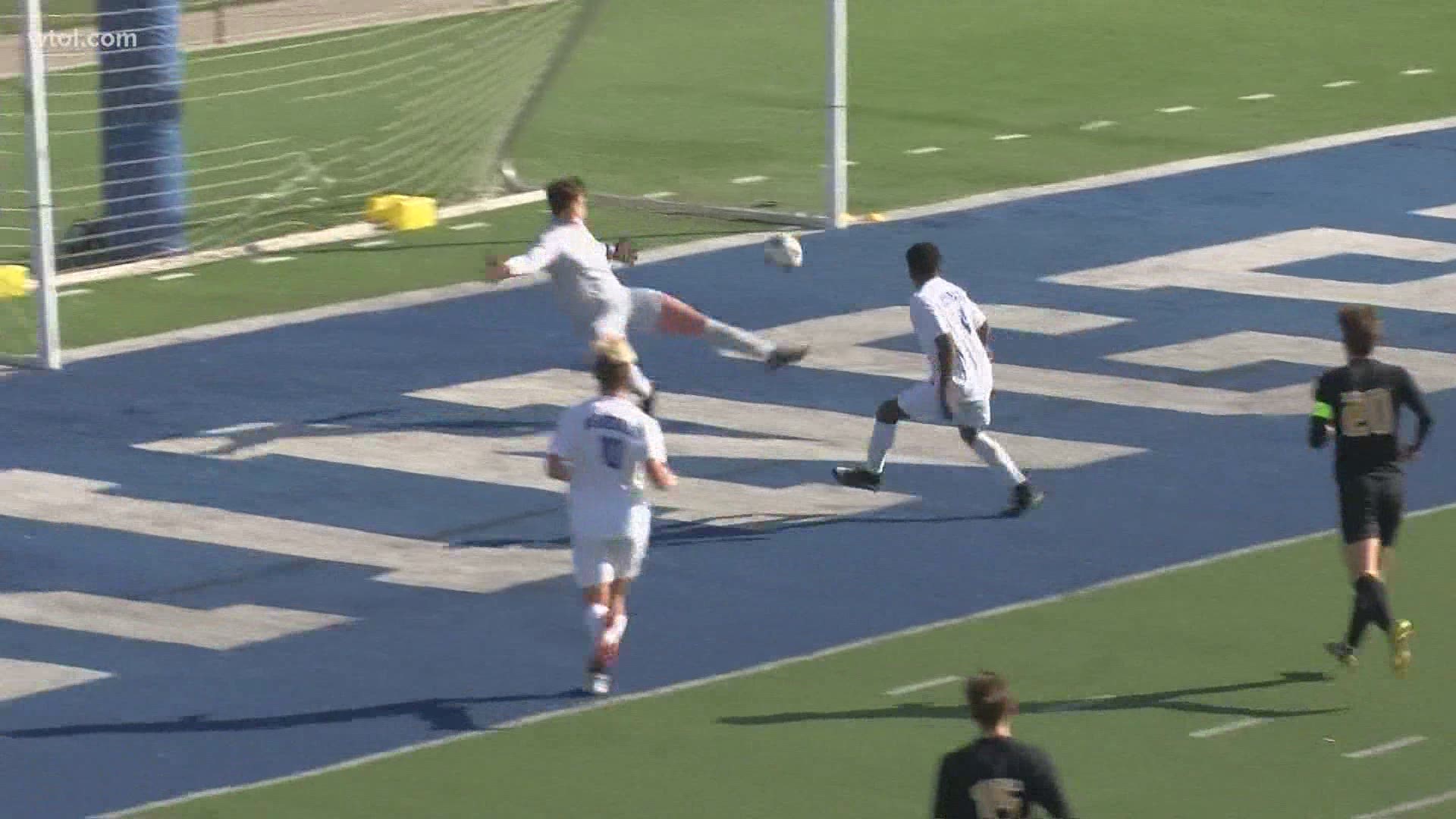 WTOL 11's Kristi Kopanis brings you the highlights from the soccer district finals.